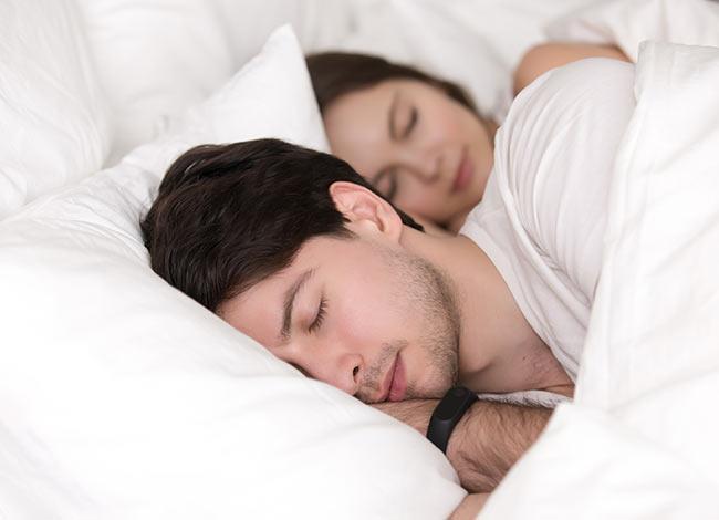 5 ALIMENTOS QUE O AJUDAM A DORMIR MELHOR