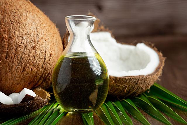 Benefícios do óleo de coco: no cabelo e na pele
