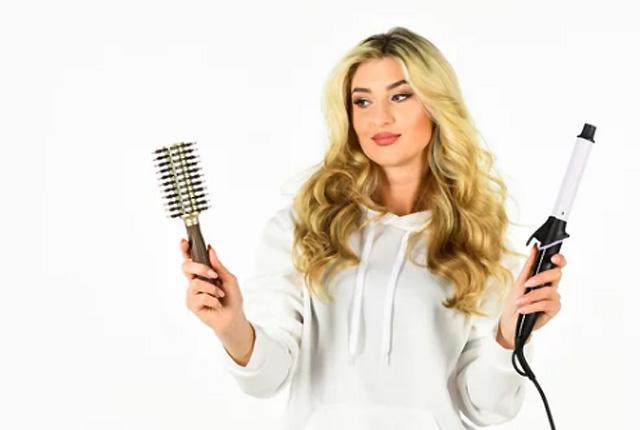Cabelo cacheado: os truques anti-frizz para cachos definidos